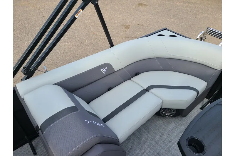 Slide: The Image of Viaggio Lago X22U 2025 - 10