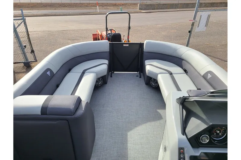 Slide: The Image of Viaggio Lago X22U 2025 - 18