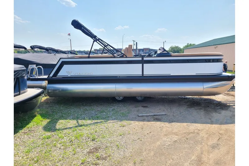 The Image of Viaggio Lago X-U 22 2025 - 1