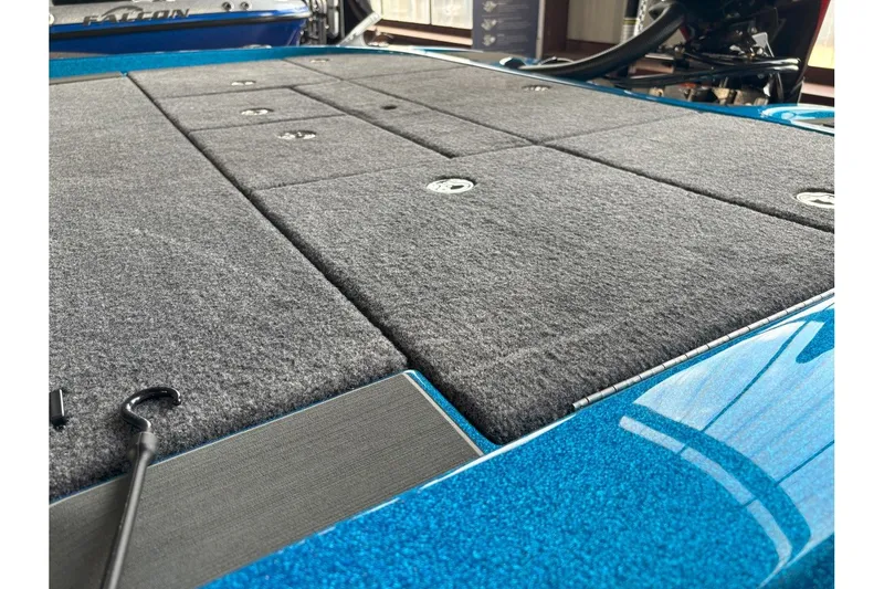 Slide: The Image of Falcon Boats F205 2026 - 12