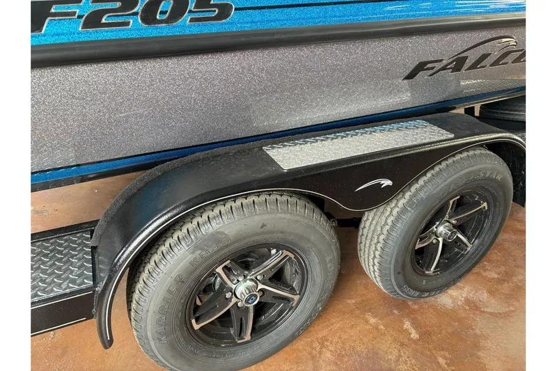 Slide: The Image of Falcon Boats F205 2026 - 16