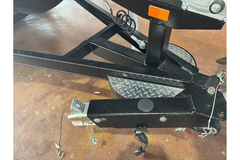 Slide: The Image of Falcon Boats F205 2026 - 17