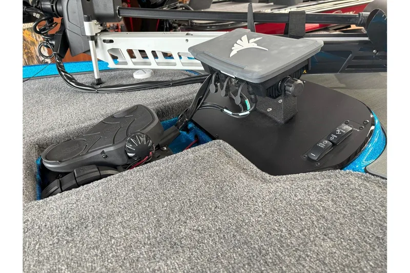 Slide: The Image of Falcon Boats F205 2026 - 6