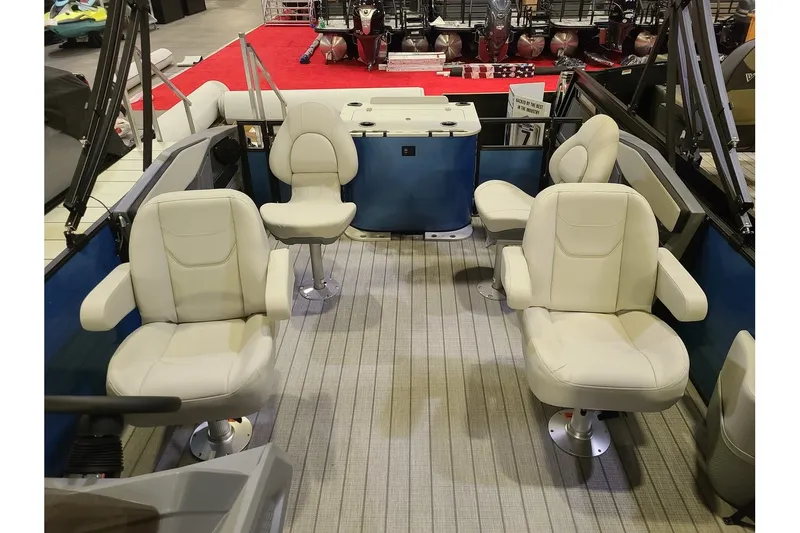 Slide: The Image of Starcraft VX 20FD With A 60HP Suzuki 2026 - 4