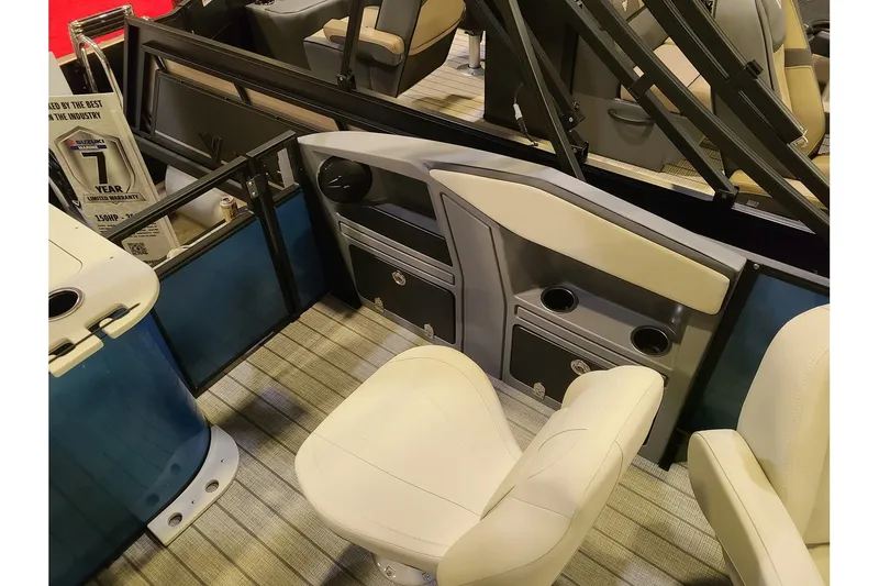 Slide: The Image of Starcraft VX 20FD With A 60HP Suzuki 2026 - 8