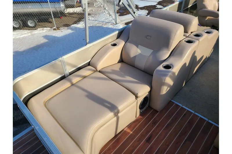 Slide: The Image of Crest 230SLR 2013 - 12