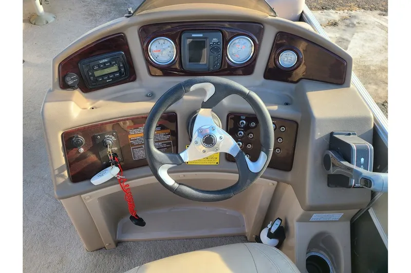 Slide: The Image of Crest 230SLR 2013 - 15