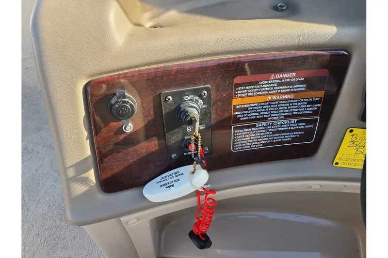 Slide: The Image of Crest 230SLR 2013 - 17