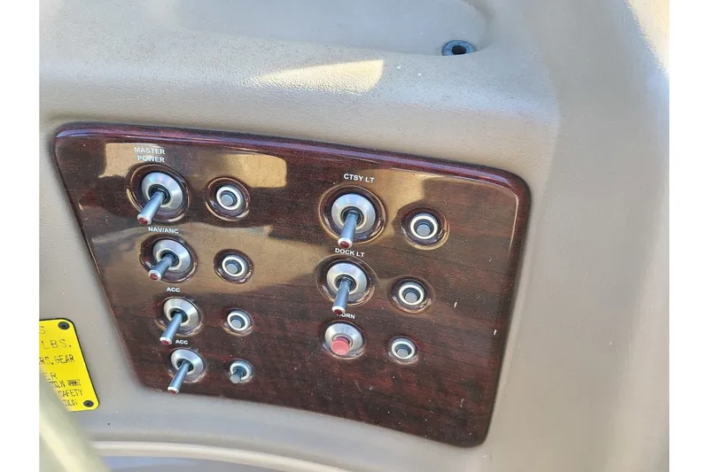 Slide: The Image of Crest 230SLR 2013 - 18