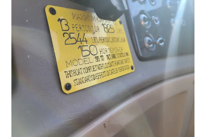 Slide: The Image of Crest 230SLR 2013 - 22