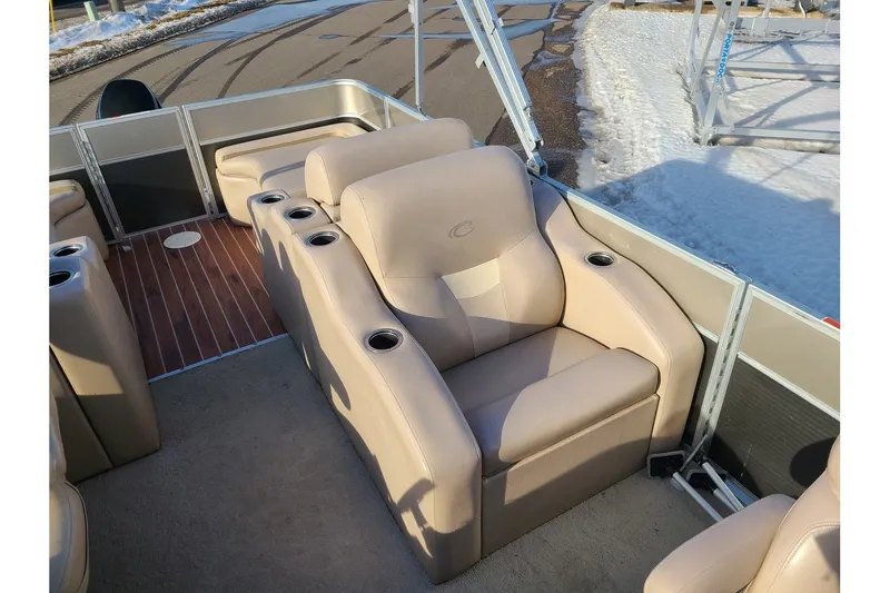 Slide: The Image of Crest 230SLR 2013 - 8