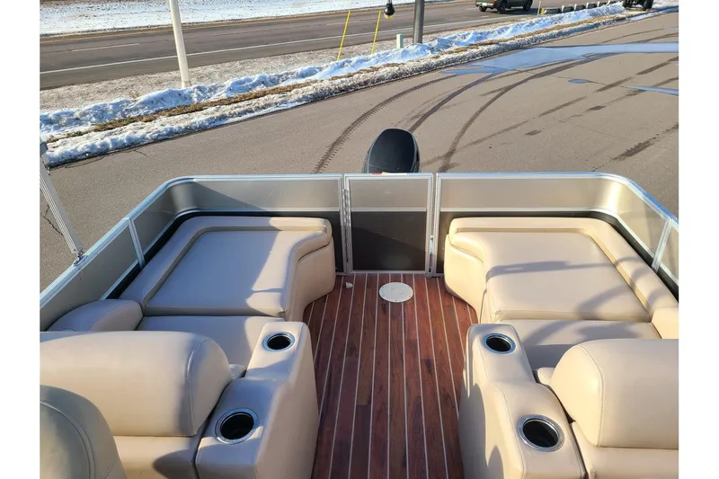 Slide: The Image of Crest 230SLR 2013 - 9