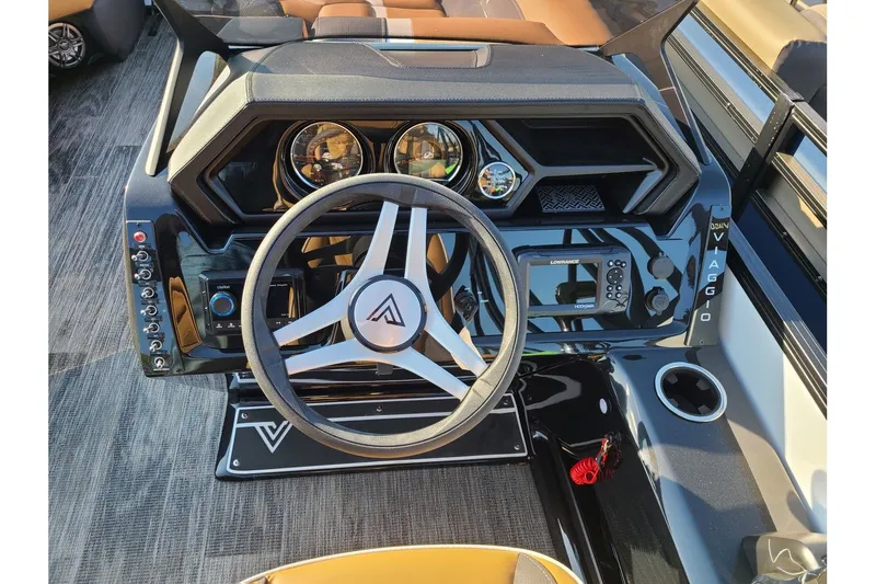 Slide: The Image of Viaggio Lago X18U W/ 60HP Suzuki Motor 2025 - 13
