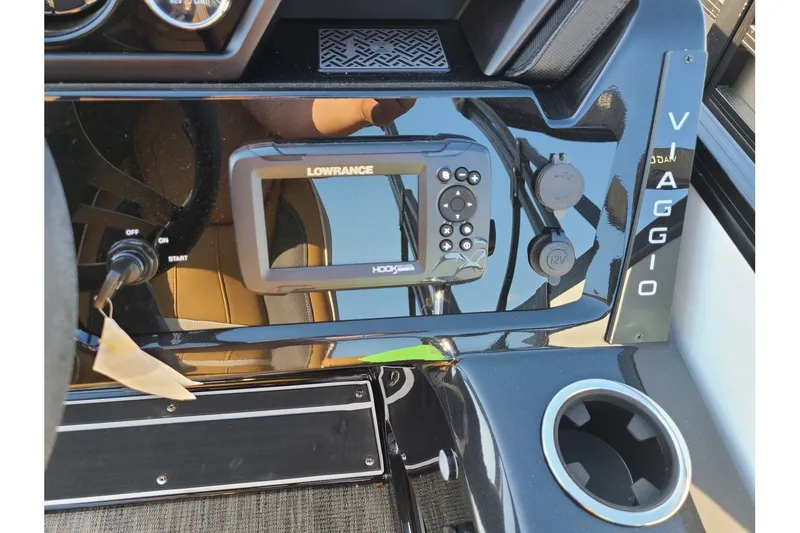 Slide: The Image of Viaggio Lago X18U W/ 60HP Suzuki Motor 2025 - 15