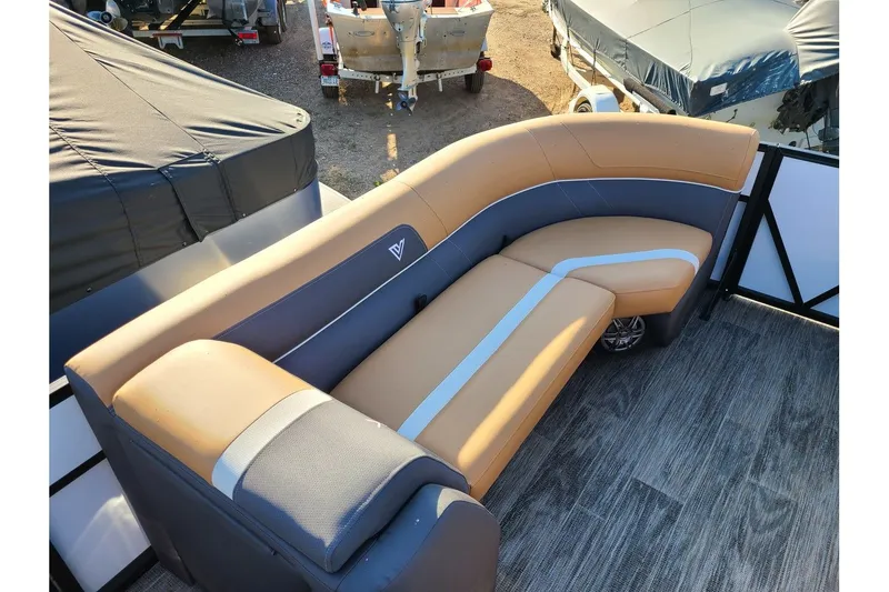 Slide: The Image of Viaggio Lago X18U W/ 60HP Suzuki Motor 2025 - 18