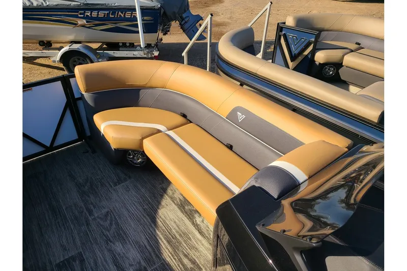 Slide: The Image of Viaggio Lago X18U W/ 60HP Suzuki Motor 2025 - 19
