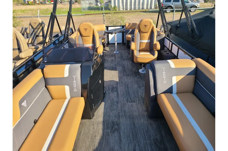 Slide: The Image of Viaggio Lago X18U W/ 60HP Suzuki Motor 2025 - 4