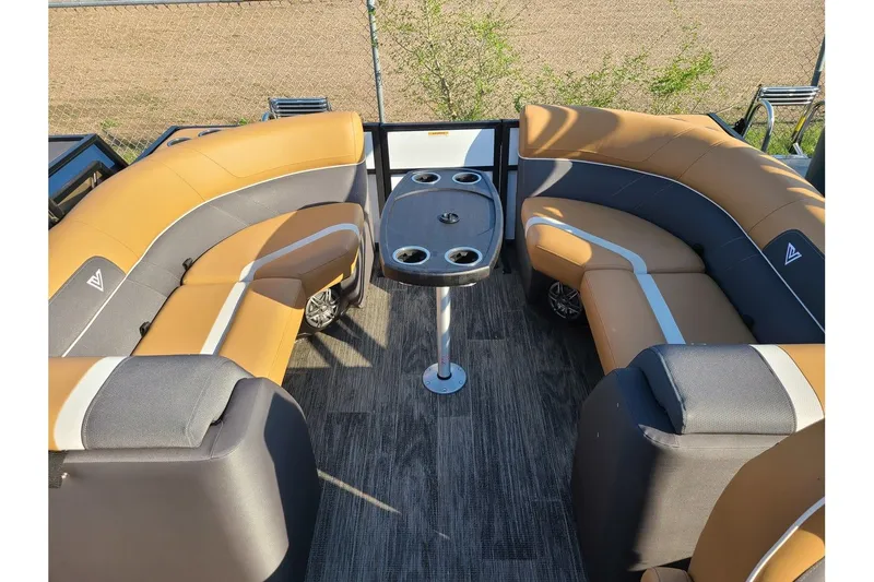 Slide: The Image of Viaggio Lago X18U W/ 60HP Suzuki Motor 2025 - 7