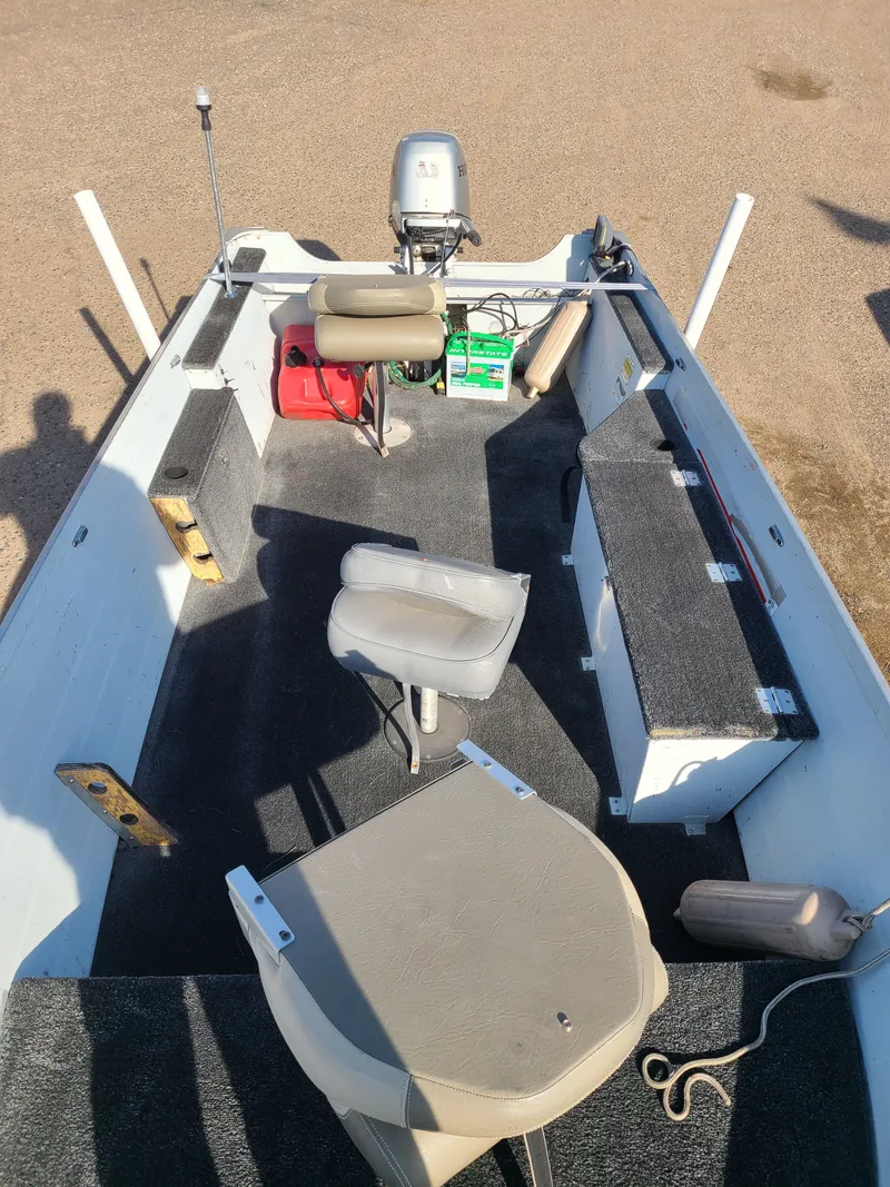 Slide: The Image of Sylvan Sea Monster W/ 25HP Honda 4-Stroke 1989 - 5