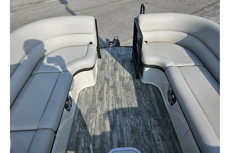 Slide: The Image of Crest Caribbean LX 250SLC CP3 2024 - 6