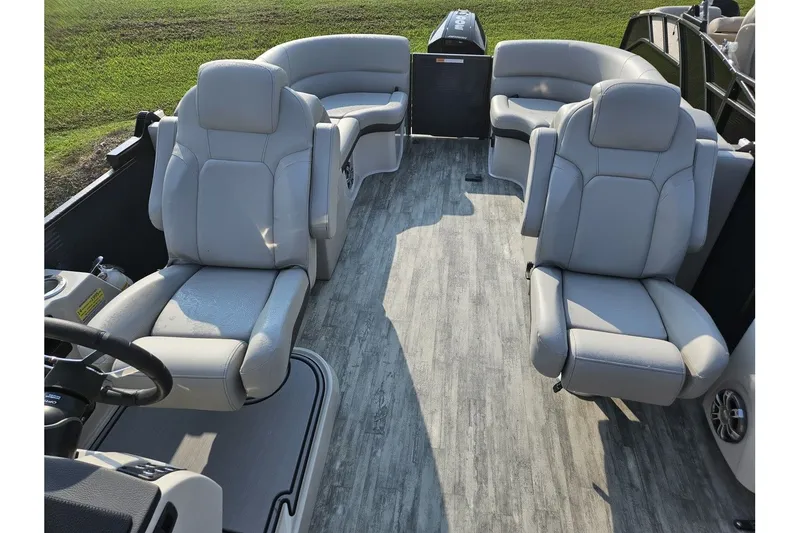 Slide: The Image of Crest Caribbean LX 250SLC CP3 2024 - 8