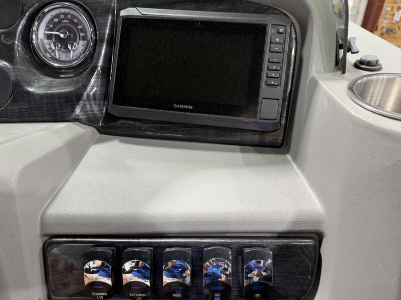 Slide: The Image of Avalon LSZ Quad Lounge - 23' 2025 - 19