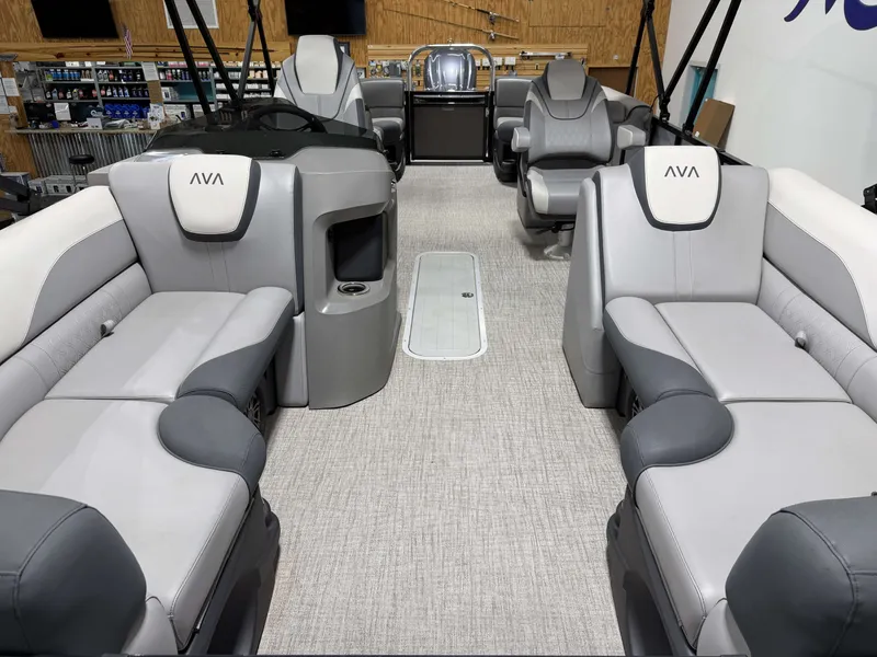 Slide: The Image of Avalon LSZ Quad Lounge - 23' 2025 - 5