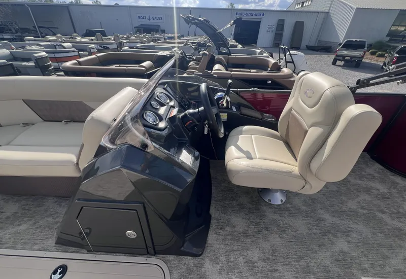 Slide: The Image of Crest 220SLSC DLX CPT 2021 - 11