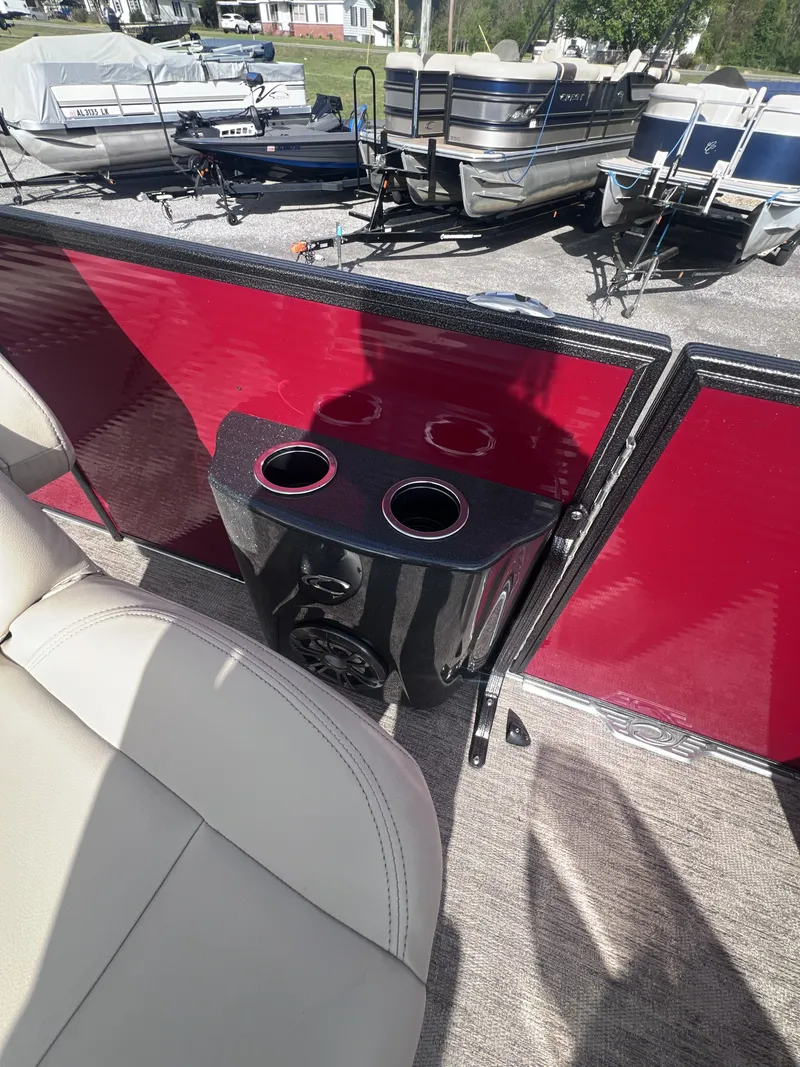 Slide: The Image of Crest 220SLSC DLX CPT 2021 - 15