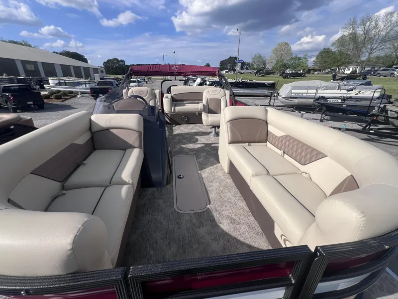 Slide: The Image of Crest 220SLSC DLX CPT 2021 - 6