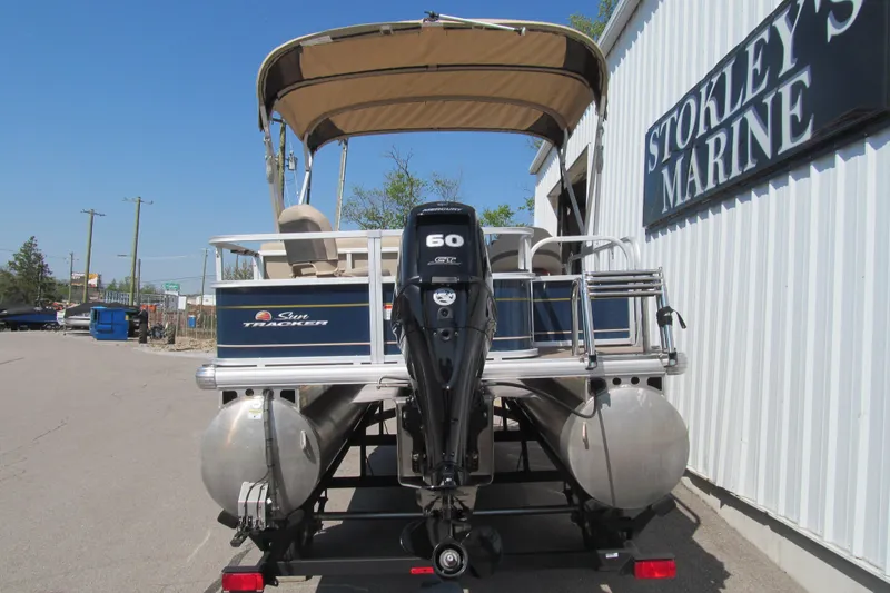 Slide: The Image of 2023 Sun Tracker Bass Buggy 18 DLX pontoon boat at Stokley's Marine. - 4