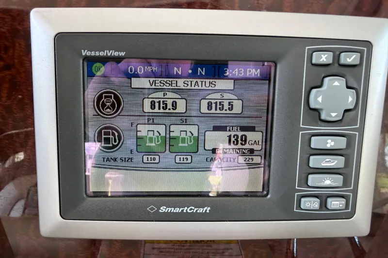 Slide: The Image of SmartCraft VesselView display on 2008 Sea Ray Sundancer 330 showing vessel status and fuel levels. - 21