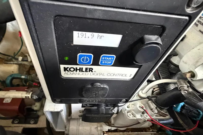Slide: The Image of Kohler Advanced Digital Control panel on 2008 Sea Ray Sundancer 330 boat, showing 191.9 hours. - 36