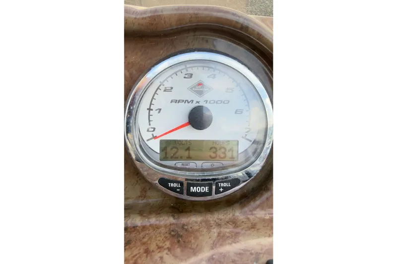 Slide: The Image of Tachometer of 2008 Harris Super Sunliner 220 showing 121 RPM and 331 hours. - 4