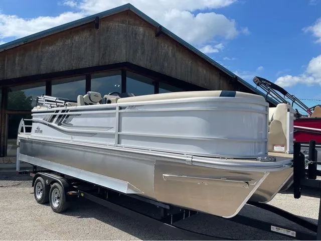 The Image of SunCatcher Select 322RC 2026 - 1