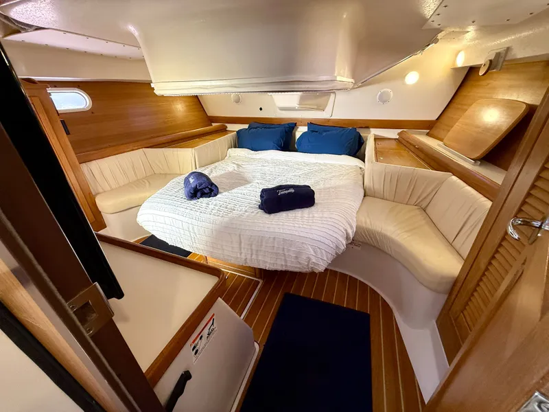 Slide: The Image of Catalina 387 2005 - 104