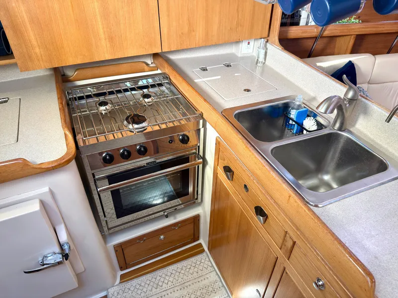 Slide: The Image of Catalina 387 2005 - 62