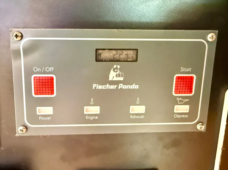 Slide: The Image of Catalina 387 2005 - 77