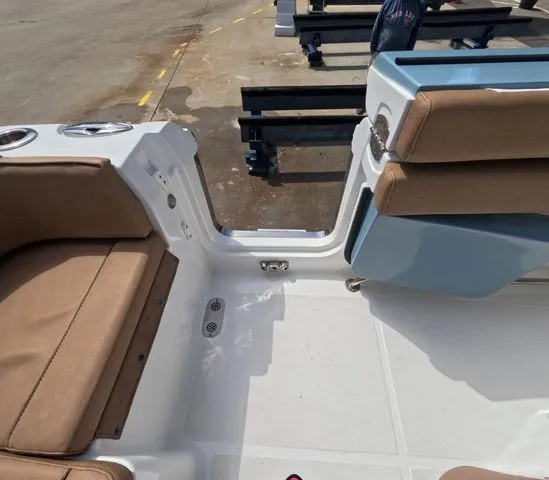 Slide: The Image of Sea Hunt Ultra 275 SE Trailer Included 2021 - 16
