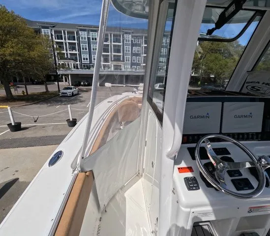 Slide: The Image of Sea Hunt Ultra 275 SE Trailer Included 2021 - 24
