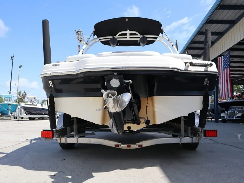 Slide: The Image of Chaparral 21 H2O Sport 2015 - 7