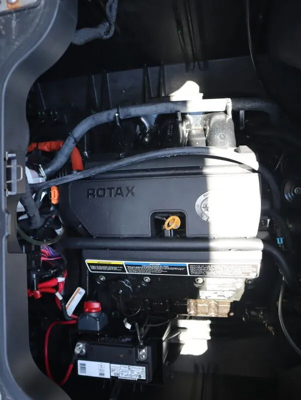 Slide: The Image of Sea-Doo Switch Cruise 18 - 170 HP 2023 - 13