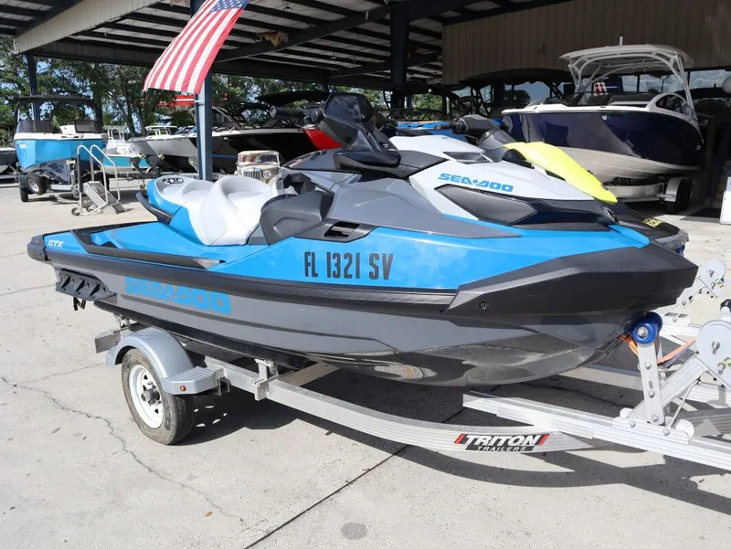 Slide: The Image of Sea-Doo GTX 170 2021 - 3
