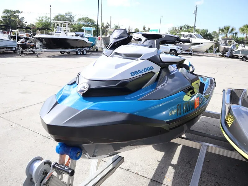 Slide: The Image of Sea-Doo GTX 170 2021 - 5