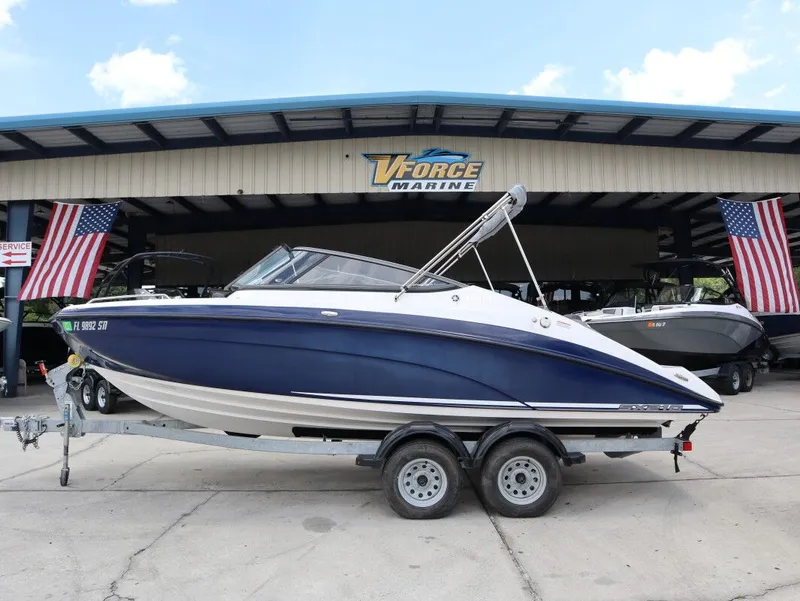 The Image of 2020 Yamaha SX210 boat on trailer at VForce Marine. - 1