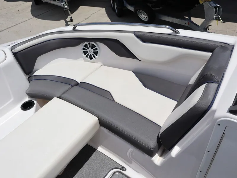 Slide: The Image of Yamaha SX210 2020 - 15