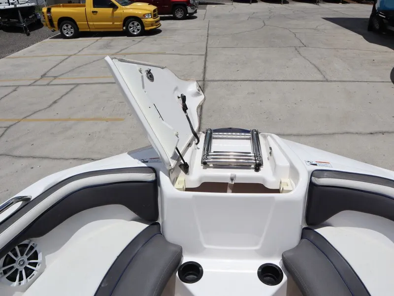 Slide: The Image of Yamaha SX210 2020 - 16