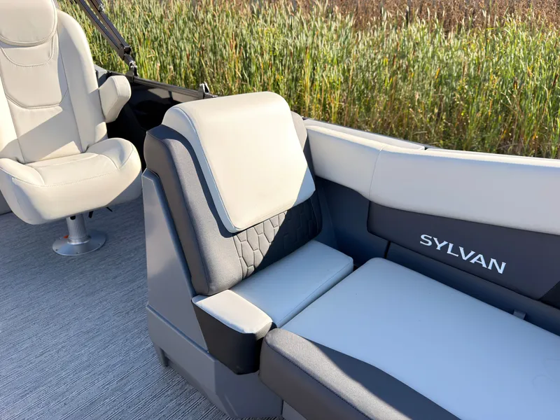Slide: The Image of The Sylvan R-20 Q DH features comfortable, cushioned seating with a modern design. - 15