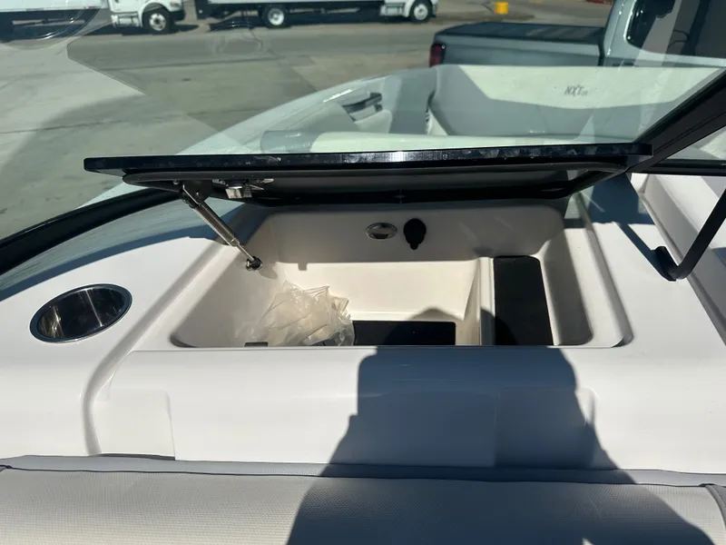 Slide: The Image of MasterCraft NXT24 2022 - 15