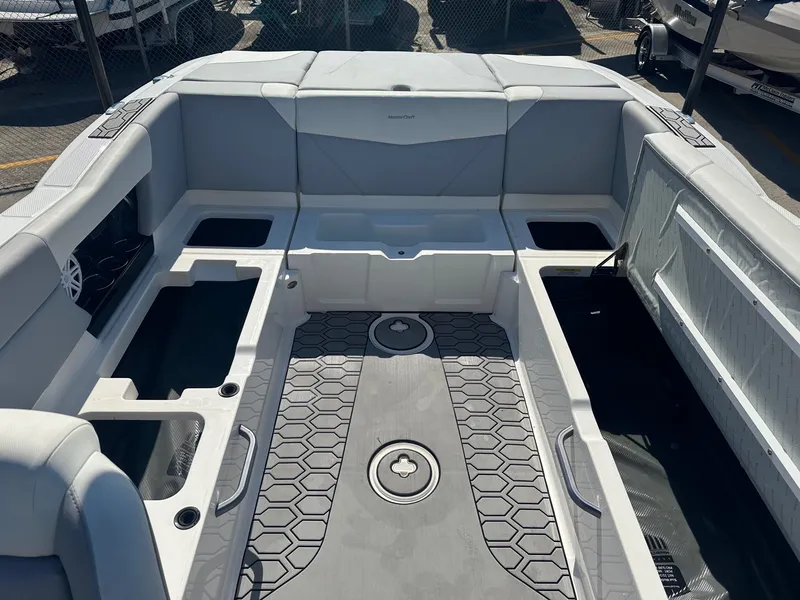 Slide: The Image of MasterCraft NXT24 2022 - 18